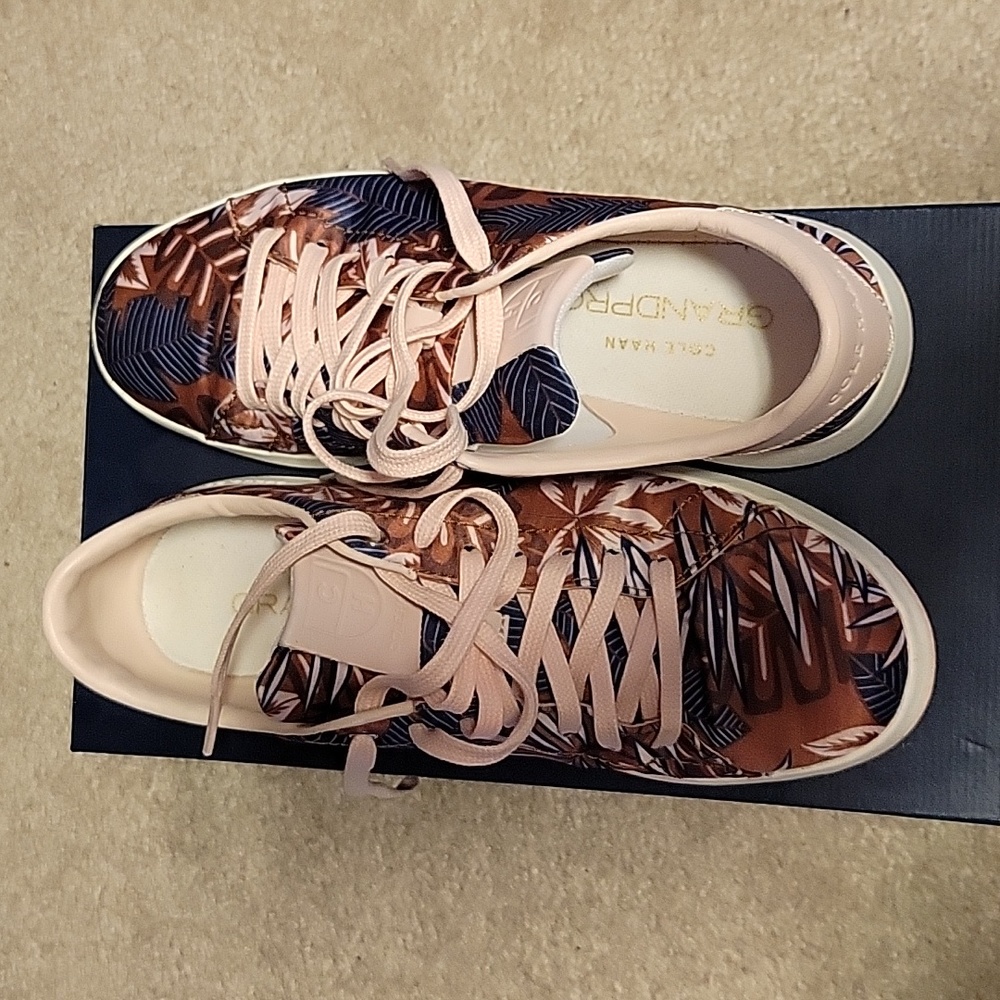 Cole Haan EUC Grandpro tennis sneakers